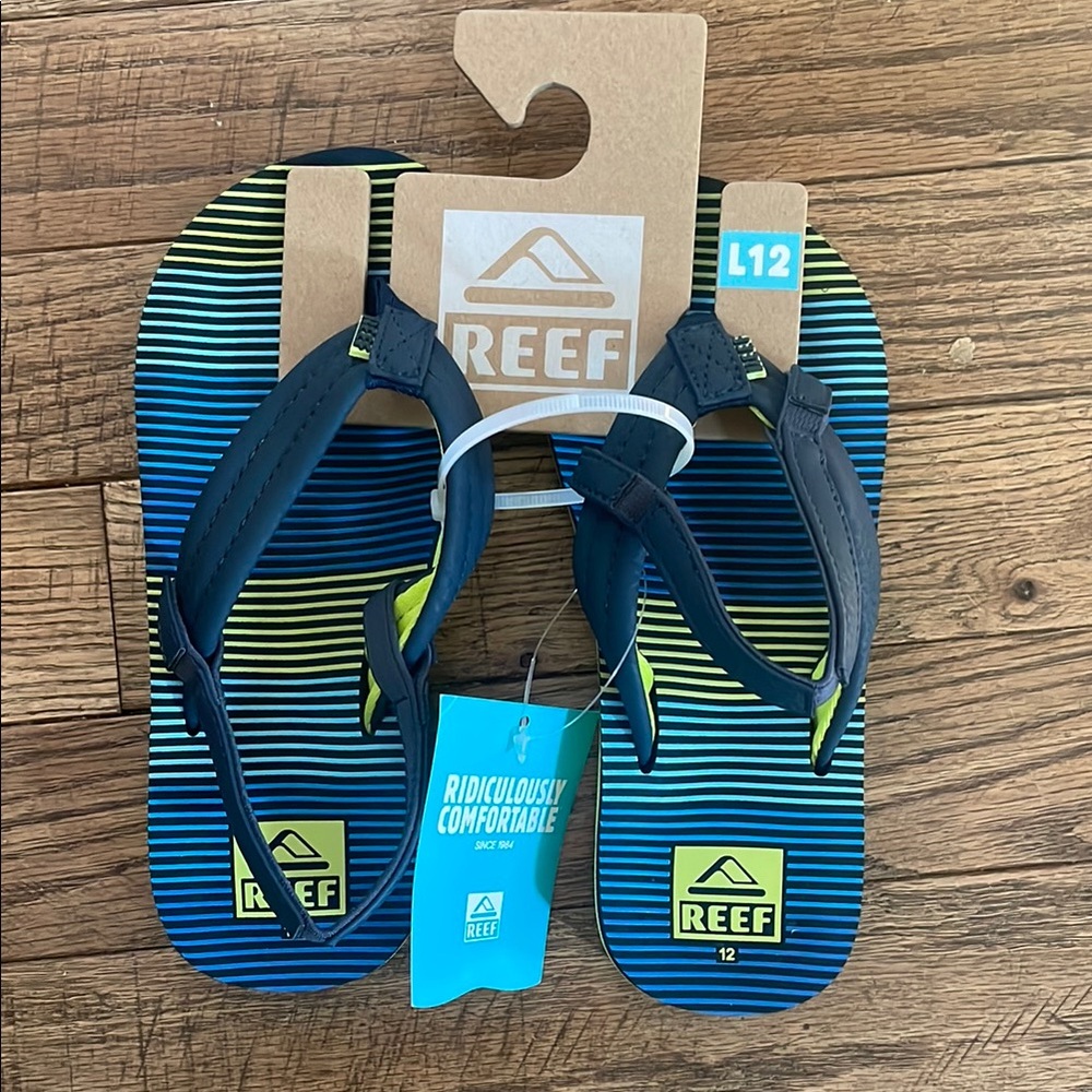 NWT Reef Blue and Green Striped Flip Flops for kids